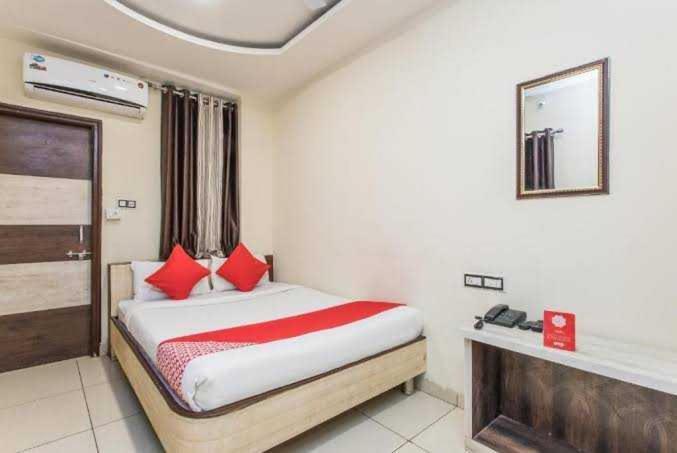 Hotel Mehar Residency Indore Luaran gambar